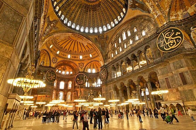 9 Days Turkey Package İstanbul Cappadocia Pamukkale Ephesus - What the group experience feels like with Adam and a small crew