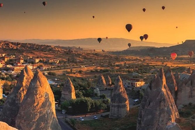 All-in-One Cappadocia Tour: Combined Red and Green Tour - A quick Göreme moment for caves, Ottoman houses, and good photo angles