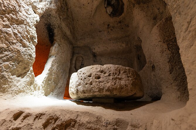 Cappadocia Guided Red Tour with Lunch & Entrance Fees - Uçhisar Castle: quick stop, big payoff