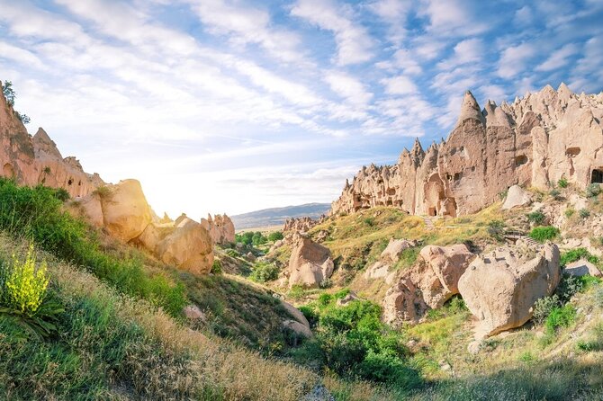 Cappadocia Guided Red Tour with Lunch & Entrance Fees - Zelve Open Air Museum: cave life and calmer walking