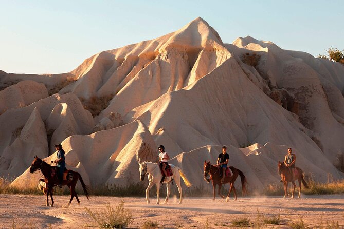 Cappadocia Horse Riding Tour, Sunset & Sunrise, Daytime - Sunrise or sunset timing, and why the light matters