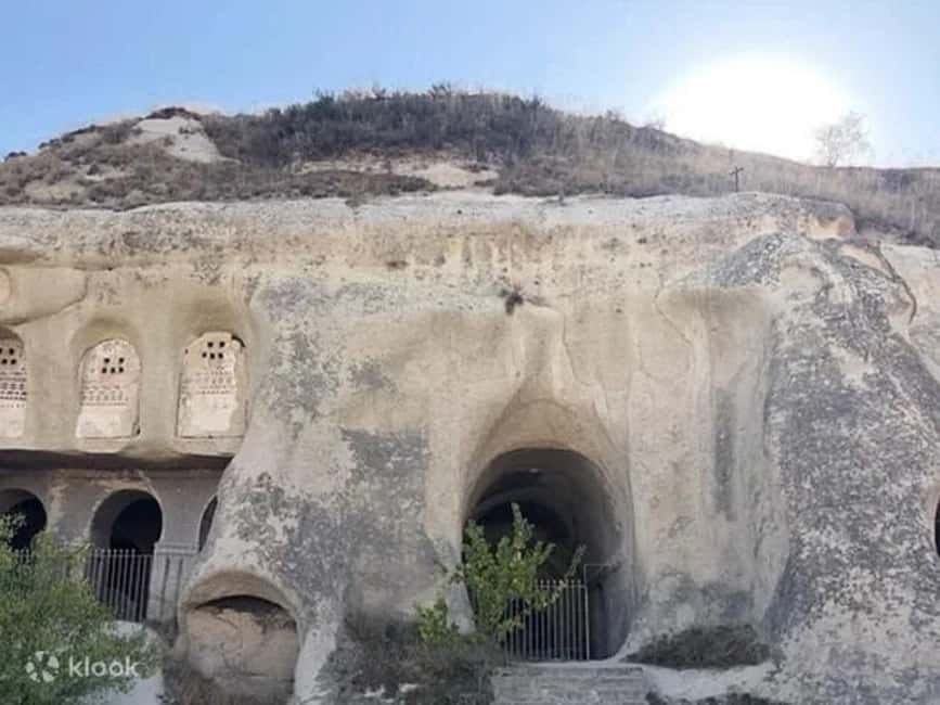 Cappadocia Instagram Half Day Tour with Transfer - Owl Cave Hotel panoramic viewpoint and fairy chimney backdrops