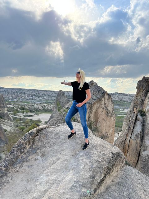 Cappadocia: Instagram Highlights Hiking Tour - Rose and Red Valley, plus cave churches, in a tight 3-hour window