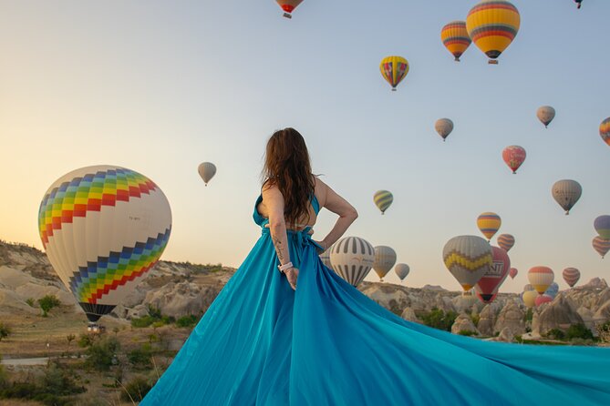 Cappadocia Private Photography - Love Valley Poses, Viewpoints, and Balloon-Behind-You Shots