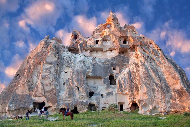 Cappadocia Red Tour (North Tour) - Pigeon Valley: quick photo time near the best viewpoints