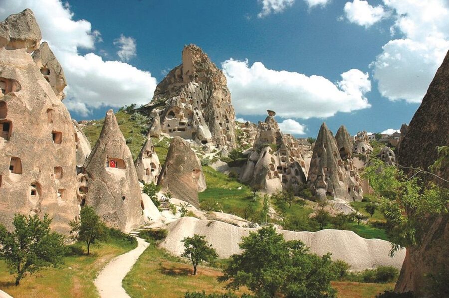 Cappadocia: Red Tour with Entry Fees and Lunch - Pashabagi (Monks Valley) and the three-headed pinnacles