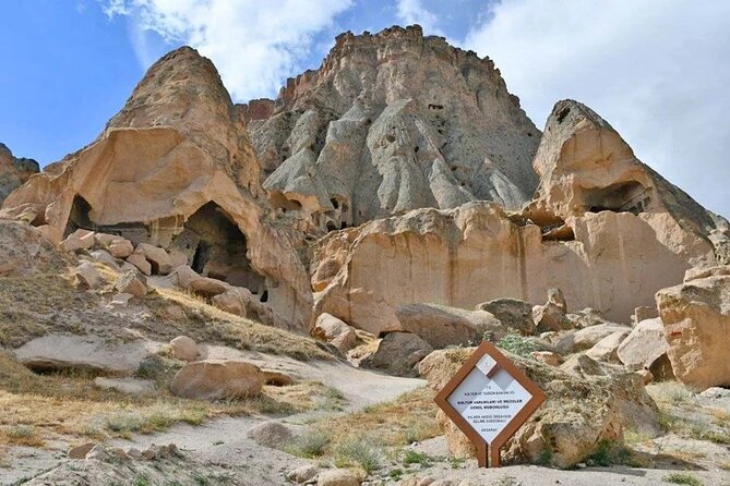 Cappadocia South Tour (Pro Guide, Tickets, Lunch, Transfer incl) - Uçhisar Pigeon Valley Viewpoint, Then the Onyx Factory
