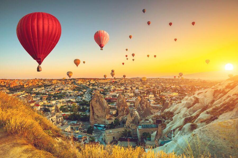 Cappadocia: Sunrise Hot Air Balloon Flight with Transfers - The Göreme-to-sky shift: safety briefing and how it feels in practice