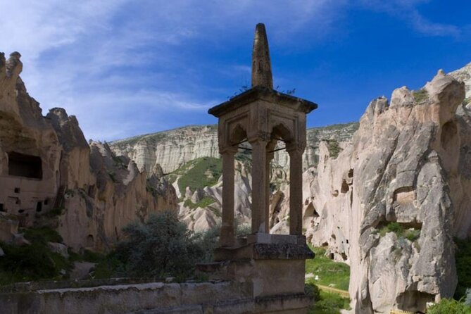 Daily Cappadocia Group Tour with English-Speaking Guide & Car - Zelve Open Air Museum, cave dwellings and churches in 45 minutes (ticket extra)