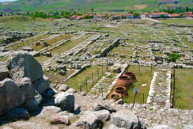 Daily Hattusas Tour from Cappadocia - Hattusa acropolis ruins: Lion Gate, Sphinx-like carvings, and city walls