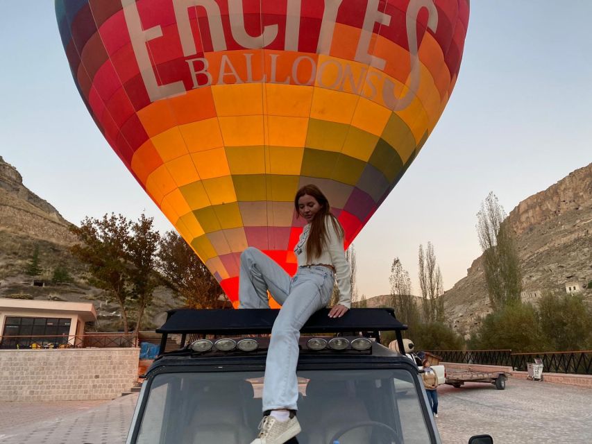 From Göreme: Cappadocia Jeep Safari Tour - Coffee, picnic, and champagne tasting: the small luxury at the end