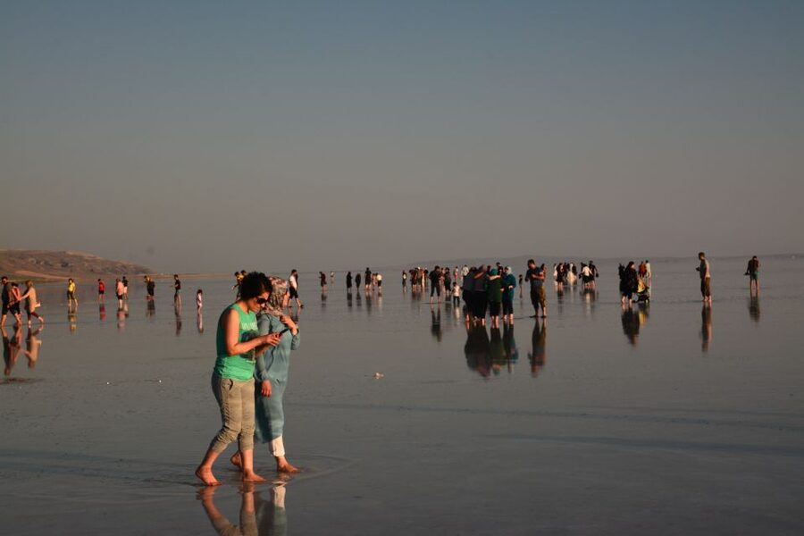 From Göreme: Salt Lake Tour at Sunset - Entering Tuz Gölü after the cave-town crowds
