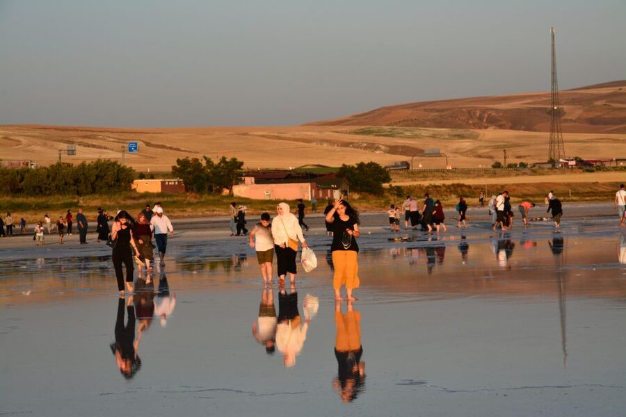 From Göreme: Salt Lake Tour at Sunset - When to go: what weather can change on Tuz Gölü