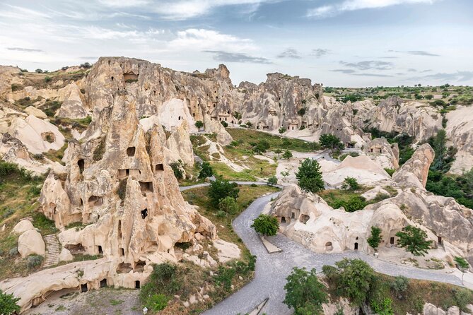 Full-Day Private Tour of Cappadocia's Highlights (Car&Guide ) - A private car day in Cappadocia: what you gain (and what you give up)