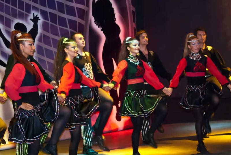 Göreme: Dinner and Folk Show at a Cave Restaurant - The Show Inside the Cave: Folk Dances, Costumes, and Audience Participation