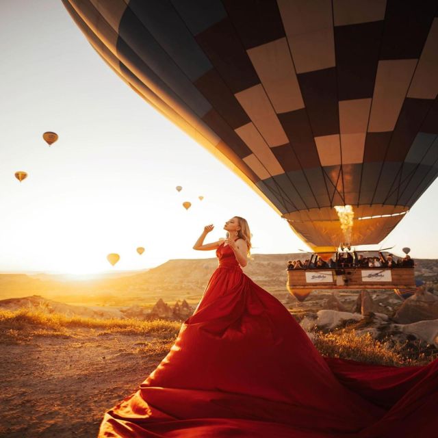 Hot air balloon in Cappadocia - The Instructor Briefing and Photo Time Before You Lift Off