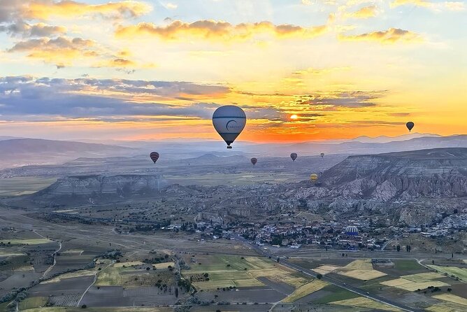 Hot Air Balloon Ride in Cappadocia / Goreme - Sunrise in Göreme: why timing makes or breaks the balloon