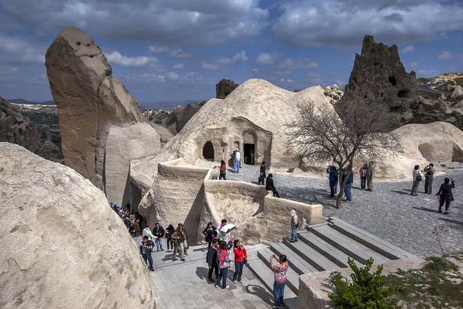 North Cappadocia Red Tour with Lunch and Transfers - How the 8-hour North Cappadocia Red Tour stays doable