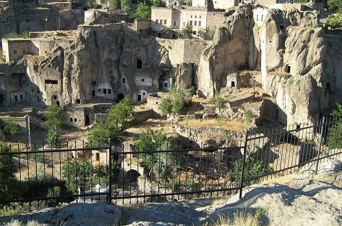 Private Green Cappadocia Tour With Guide&Vehicle - The Guide Experience: Why This Tour Gets High Marks