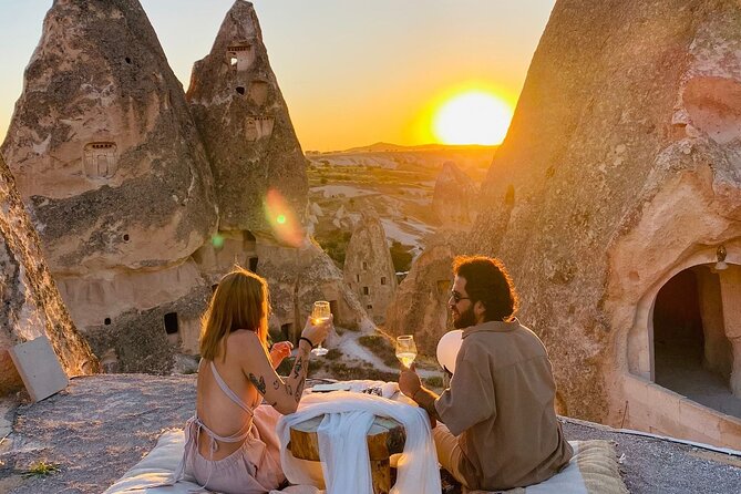 Romantic Cappadocia Sunset Dinner and Wine - Wine and beer: how the drinks are handled