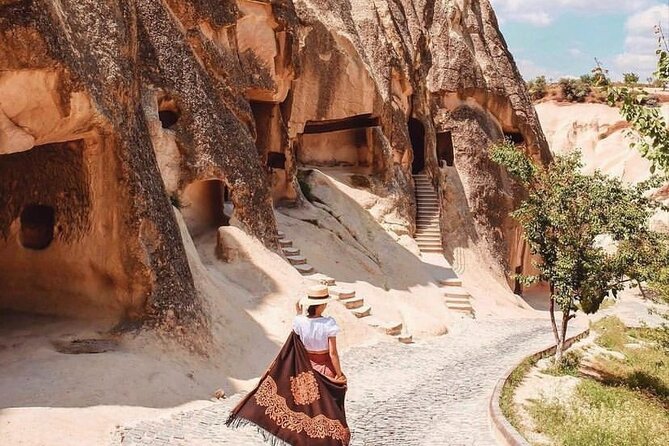 Small Group Red Tour - Pasabag and Monks Valley, fairy chimneys with built-in context