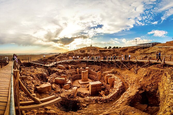 Southeast Anatolia Tour (Nemrut, Gobeklitepe, Zeugma) - Mount Nemrut at sunrise: Antiochos I and the giant statues
