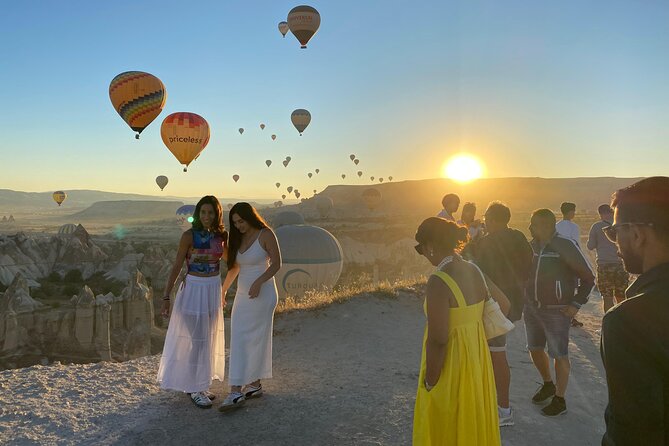 Sunrise Balloon Watching Tour with Photographer in Goreme - 5:00 am Pickup, Small Group Size, and Mobile Tickets