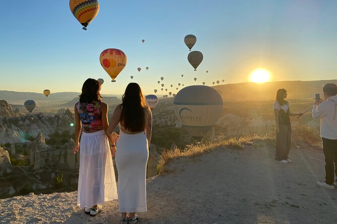 Sunrise Balloon Watching Tour with Photographer in Goreme - Timing, Duration, and How to Dress for Dawn
