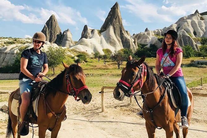 Sunset Horse Back Riding tour - Beginner-friendly riding, because the horses do the heavy lifting