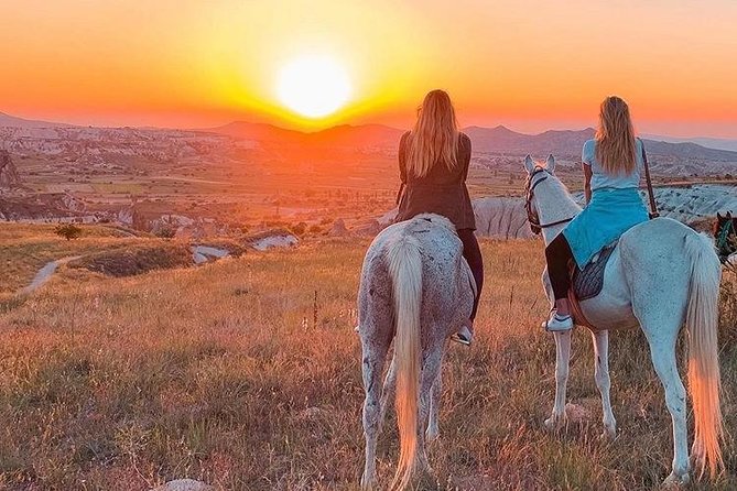 Sunset Horsebackriding-Tour through the Valleys of Cappadocia - Riding back down Red and Rose Valley