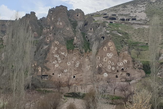 Undiscovered Cappadocia Tour by Cappadocian Guide - Ortahisar Kalesi: a watchtower viewpoint with tunnels and tombs